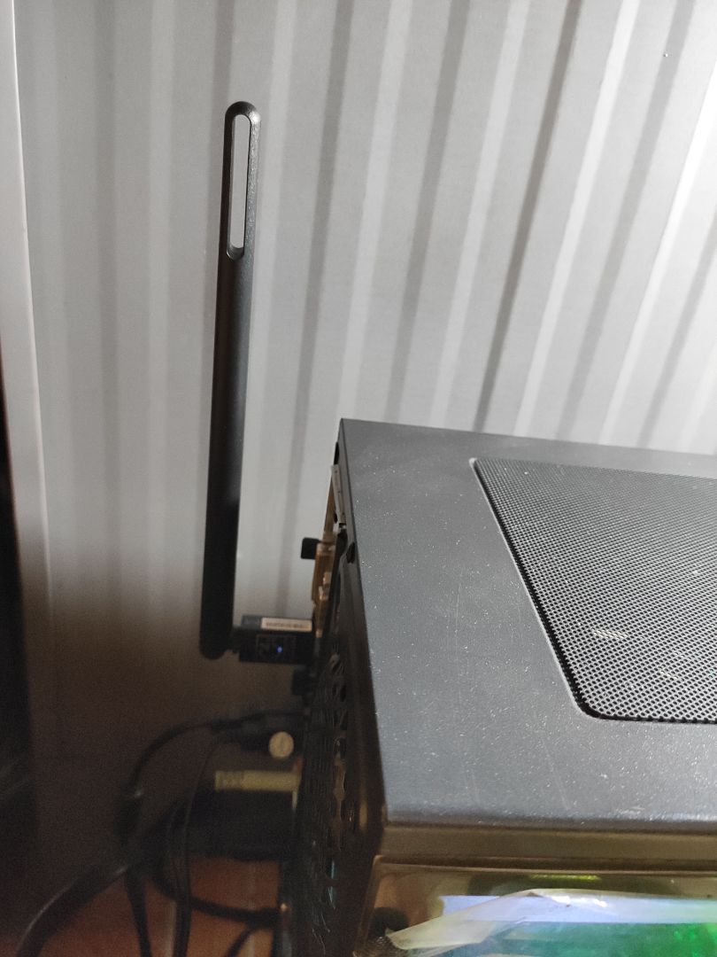 Sản phẩm rất tốt, mình dùng Win10 cắm vào tự set driver, không cần dùng đĩa cài, sau đó nhập mật khẩu là dùng được wifi 5ghz, thấy tốc độ ổn định và tốt hơn lúc dùng 2.4. Thiết kế nhỏ gọn, tiki giao hàng nhanh, đóng gói cẩn thận.