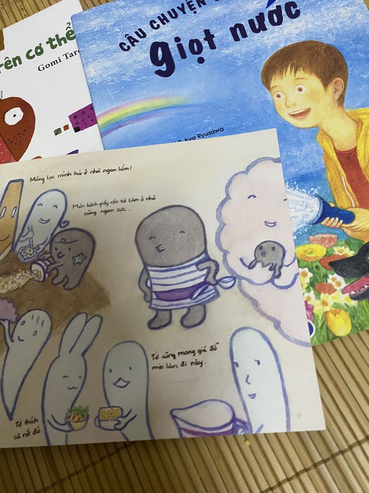 cuốn sách nhẹ nhàng, con hiểu được là thế giới các bạn ma ngược với thế giới thật của mình, chứko sợ sệt gì cả