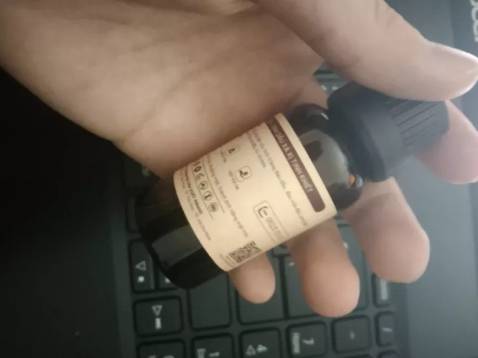 Orders Complete. thank you for the free item!😍
The oil is thick and seems pure. The smell is relaxing and calming. Good for rooms and scent diffusers.