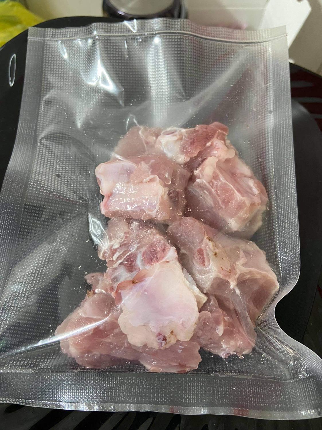 Chỉ có chứ năng hàn miệng túi không hút được chân không. Mong tiki phản hồi đổi trả hoặc hoàn tiền