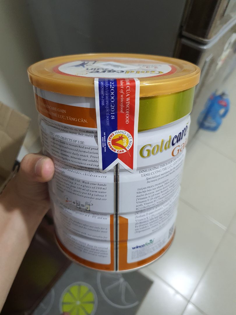 Đóng gói ổn, còn nguyên ten, hsd 2 băm, nsx mới 20.10.2020, mùi vani dịu nhẹ