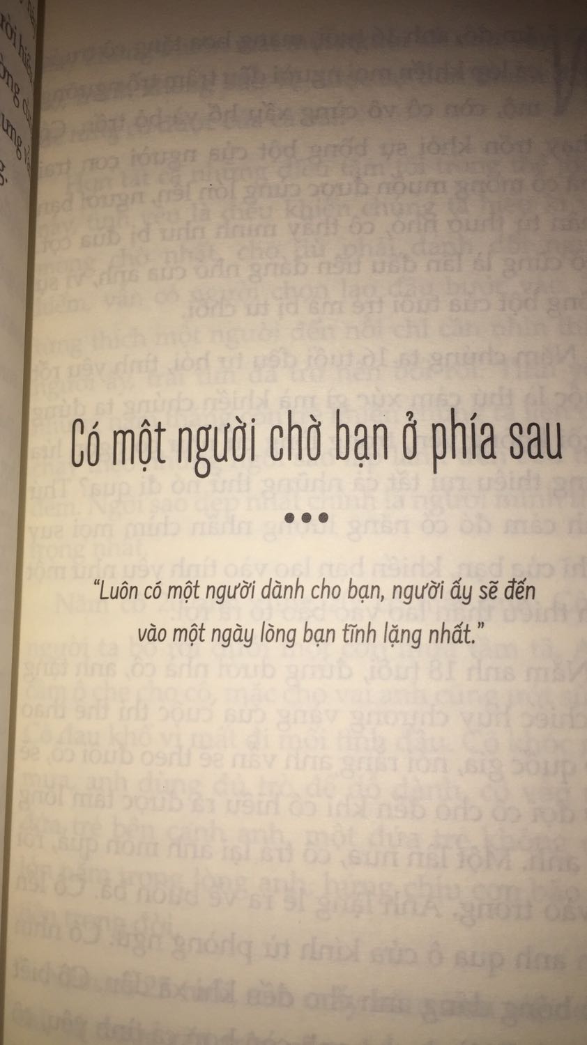 Cuốn này mình chưa thử đọc nhưng nếu đọc xong mình sẽ bổ sung đánh giá sau!! sách giao nhanh, giao đến tay mình khá bụi, hầu như đơn nào cũng bị bụi và cuốn này còn có những vết dơ trên nền giấy trắng mình đã lâu rất kĩ đó!! mong tiki nên cải thiện khâu đóng gói hơn..nói chung đợt nào cho 4 sao nhé 💙