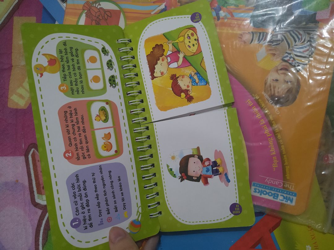 bé nhà mình thích lắm. suốt ngày bắt mẹ cho xem. tiki giao hàng nhanh, đóng gói cẩn thận.