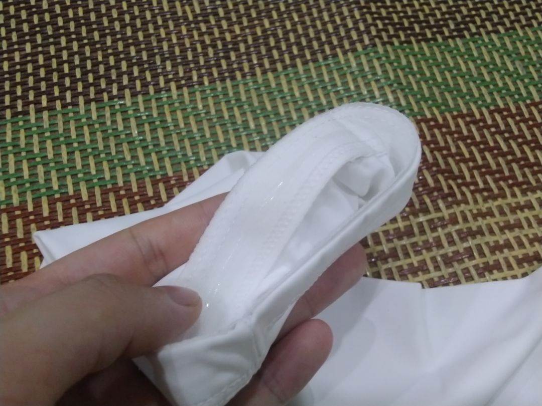 Mát lạnh luôn, lại có 1 lớp silicon nhỏ chống trượt Mát lạnh luôn, lại có 1 lớp silicon nhỏ chống trượt