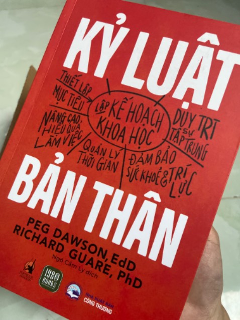 sách đẹp, nội dung rất chi tiết, không nhàm chán