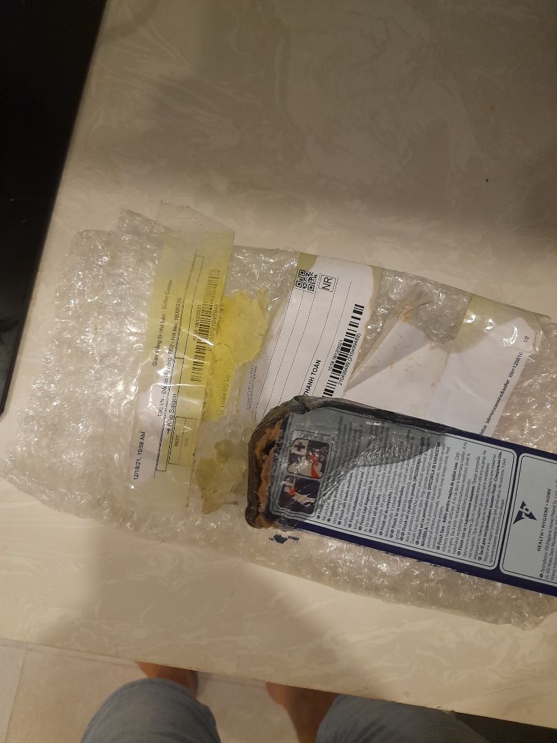 Nhà bán xem lại giao muối rửa bát như thế này thì bó tay, với bịch muối này nếu bán ở ngoài thấy tận mắt thì ko ai dám mua cả.