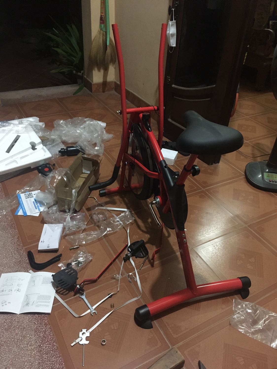 Giá rẻ, dùng ổn trong tầm giá, nhiều chi tiết quá lắp mãi mới xong, sách hướng dẫn khó quá, may lên mạng có video. Giá rẻ, dùng ổn trong tầm giá, nhiều chi tiết quá lắp mãi mới xong, sách hướng dẫn khó quá, may lên mạng có video.