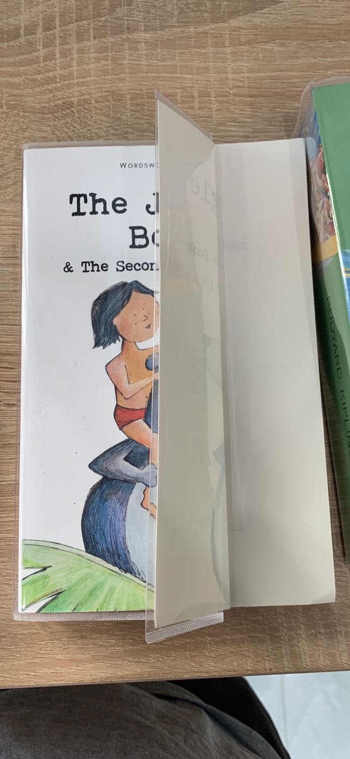 Quyển jungle book trong quá trình đóng gói bị gập. Tiki chú ý cẩn thận cho lần sau nhé !