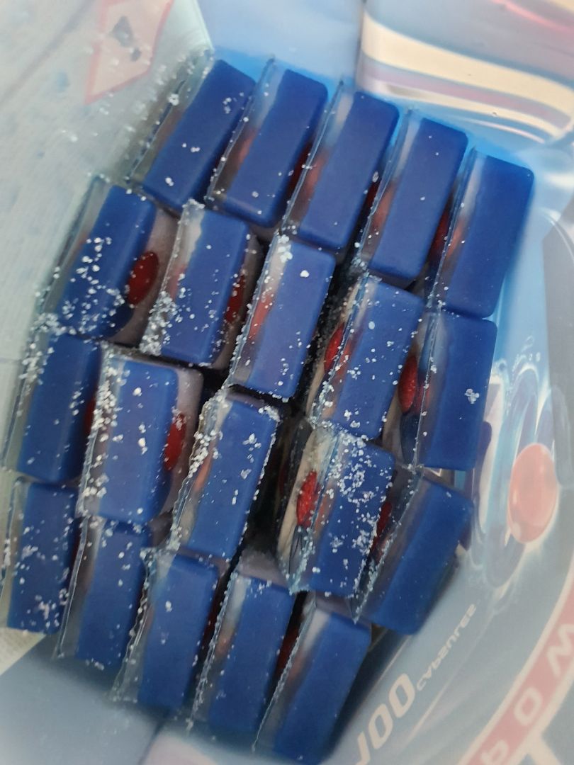 Có viên rửa bát bị vỡ làm các viên còn lại đều bị dính xà bông. Shop cần  gói và bảo quản hàng tốt hơn