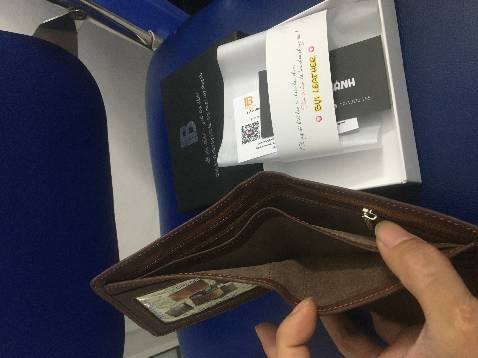 Hello hôm nay mình nhận được ví rồi, sản phẩm nhìn đẹp, đáng giá tiền.  giao hàng siêu nhanh trong mùa dịch Cám ơn shop