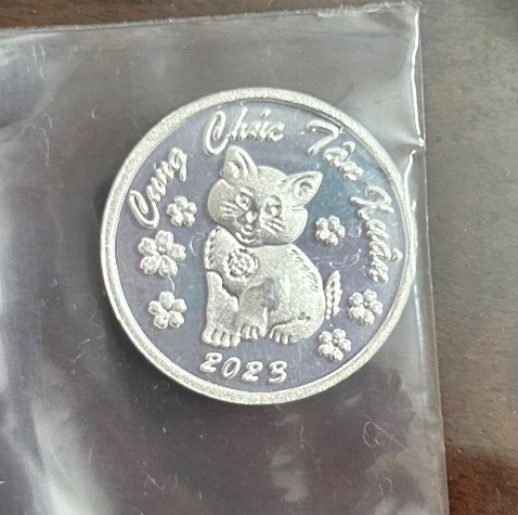 - Giao hàng nhanh, đúng sản phẩm
- Bạc hơi nhỏ, phù hợp với giá khuyến mại (368.000₫), giá gốc (499.000₫)