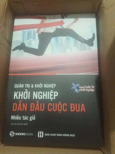 - Nếu có thêm một lớp chống sốc nữa thì tuyệt vời. Nhà sách đóng gói kĩ, mình mua 1 cuốn mà có hóa đơn ở bên trong nữa.