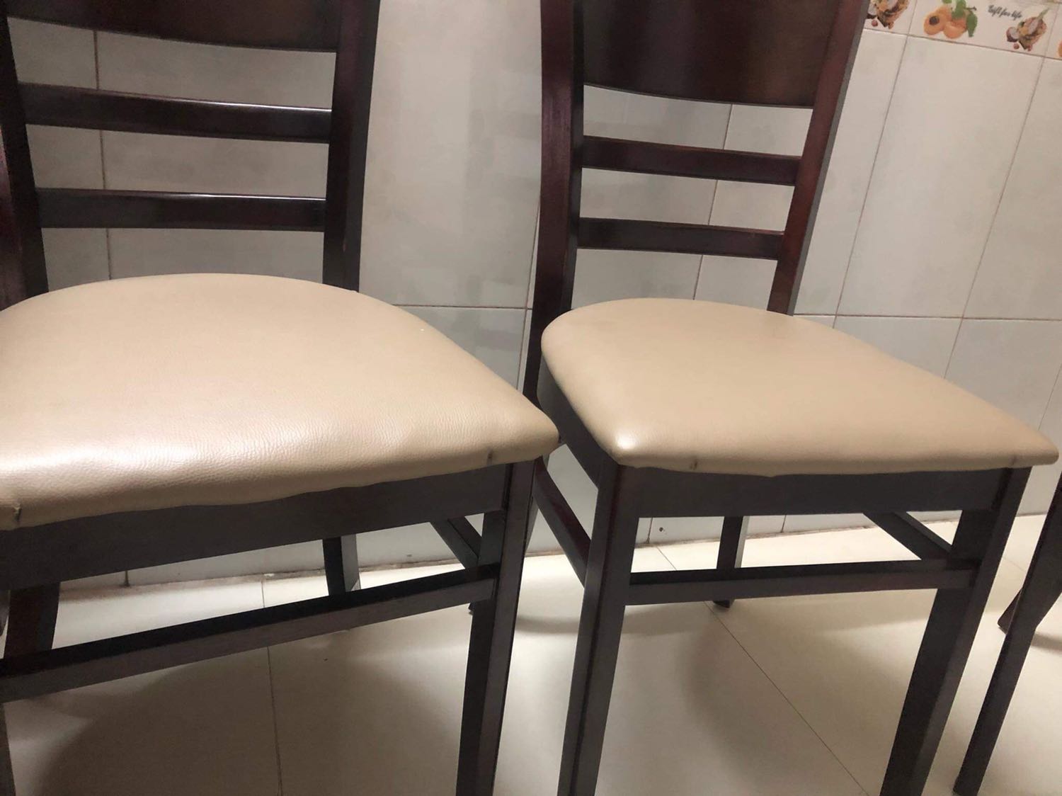 Khá là thất vọng về cách xử lí của tiki. Mua đc 1 tháng r mà vẫn chưa xử lí đc