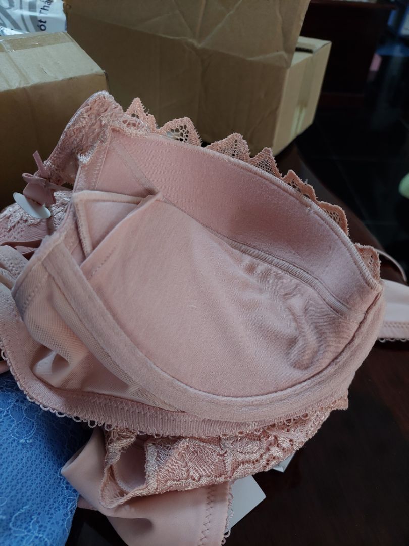 Kiểu dáng phu hop...đẹp mac. Thoáng mát. Chất lượng tốt rat hai lòng okkkkk  ..