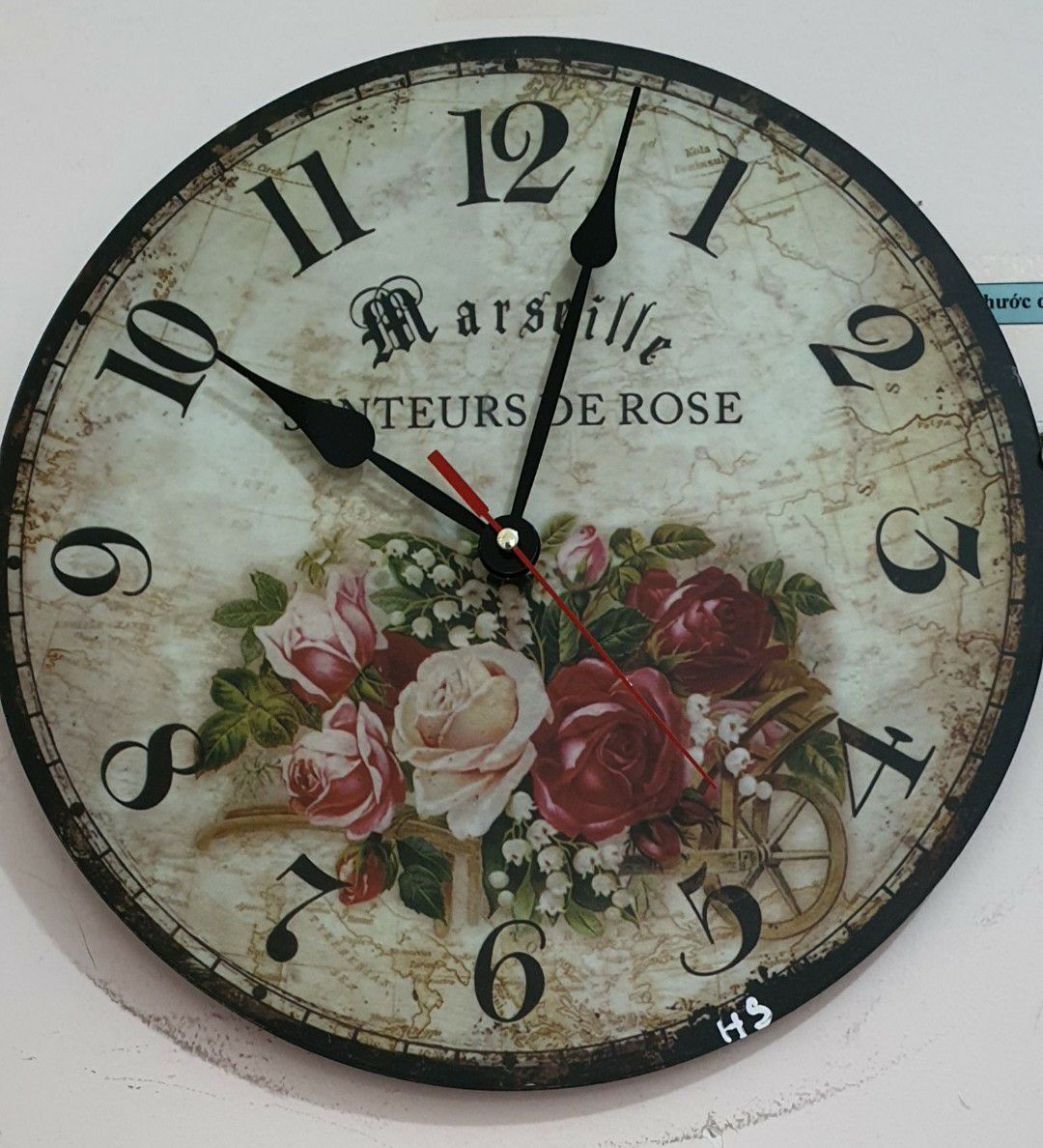 đồng hồ xấu, không đáng mua, chỉ là tấm gỗ dán tấm decan lên, hình ảnh mờ và tối, không nên mua...