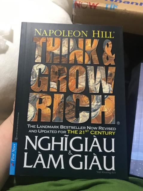 Tiki giao rất đúng giờ luôn nha , đóng gói siêu đẹp và chỉn chu , sách mới và thơmm 1000 đỉm