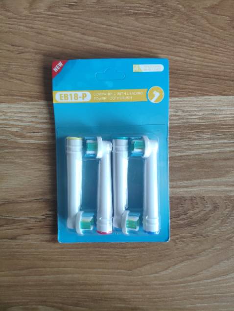 Chuẩn máy Oral B dùng rất thích, cước mềm vừa đủ, giá hợp lý, mình cứ 3 tháng thay 1 lần nên mua vài bộ dùng dần. Đóng gói cẩn thận, giao hàng nhanh. Hài lòng