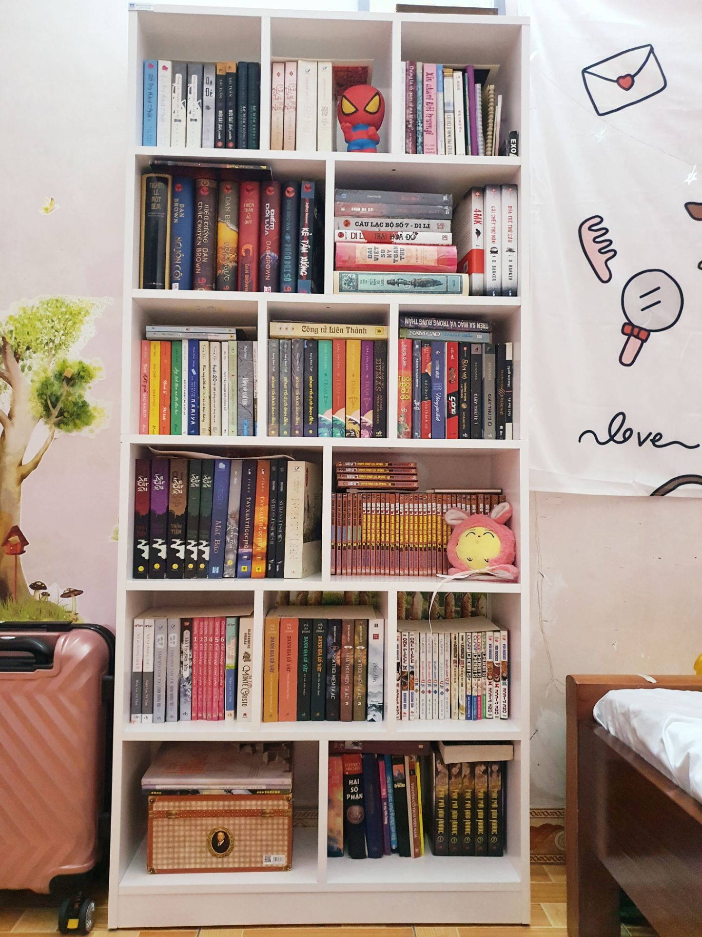 Không gì diễn tả được sự ưng ý này ♡♡  Giá sách đẹp, chắc chắn, chanh sả lắm luôn! Shop cũng trả lời tư vấn rất nhanh, nhiệt tình. Shipper giao hàng thì siêu có tâm, giúp mình bê vào tận cửa nhà luôn ý ~ Video hướng dẫn lắp cũng chi tiết và dễ hiểu. Lần sau mà cần thêm giá nhất định sẽ mua lại của  shop. Nói chung ưng từ A đến Z ạ♡♡♡