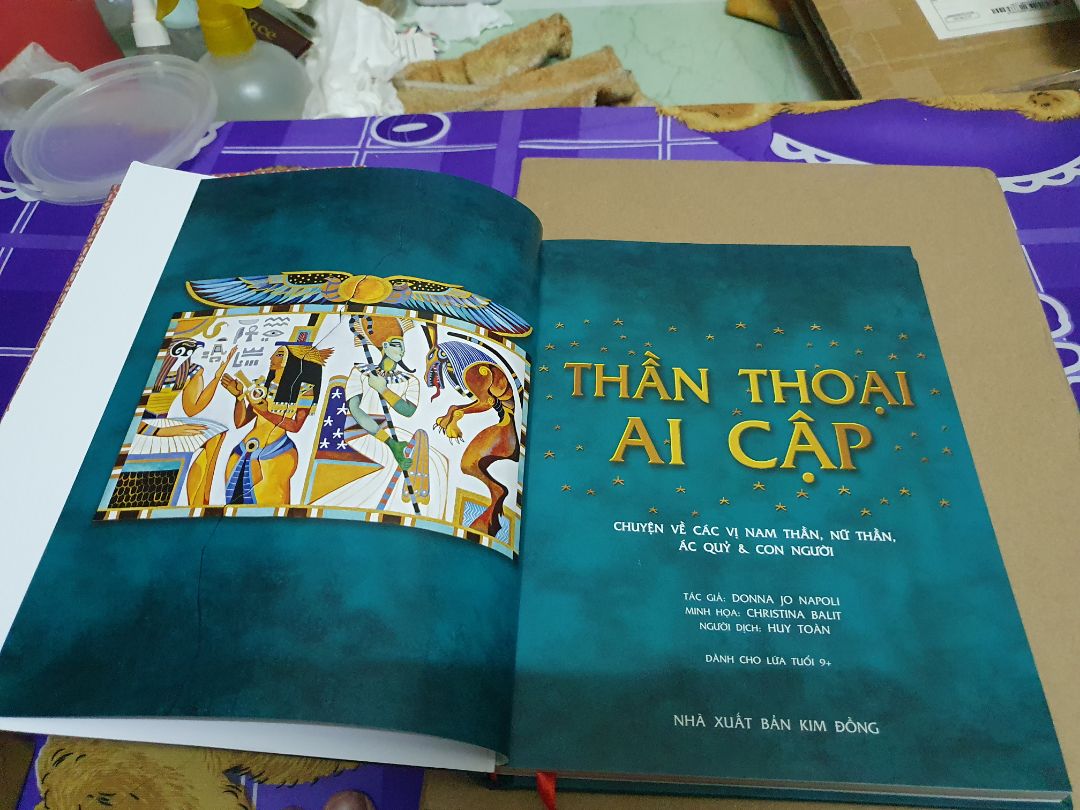 Giao sớm. Giấy láng đẹp, hình ảnh sắc nét. Nội dung hay