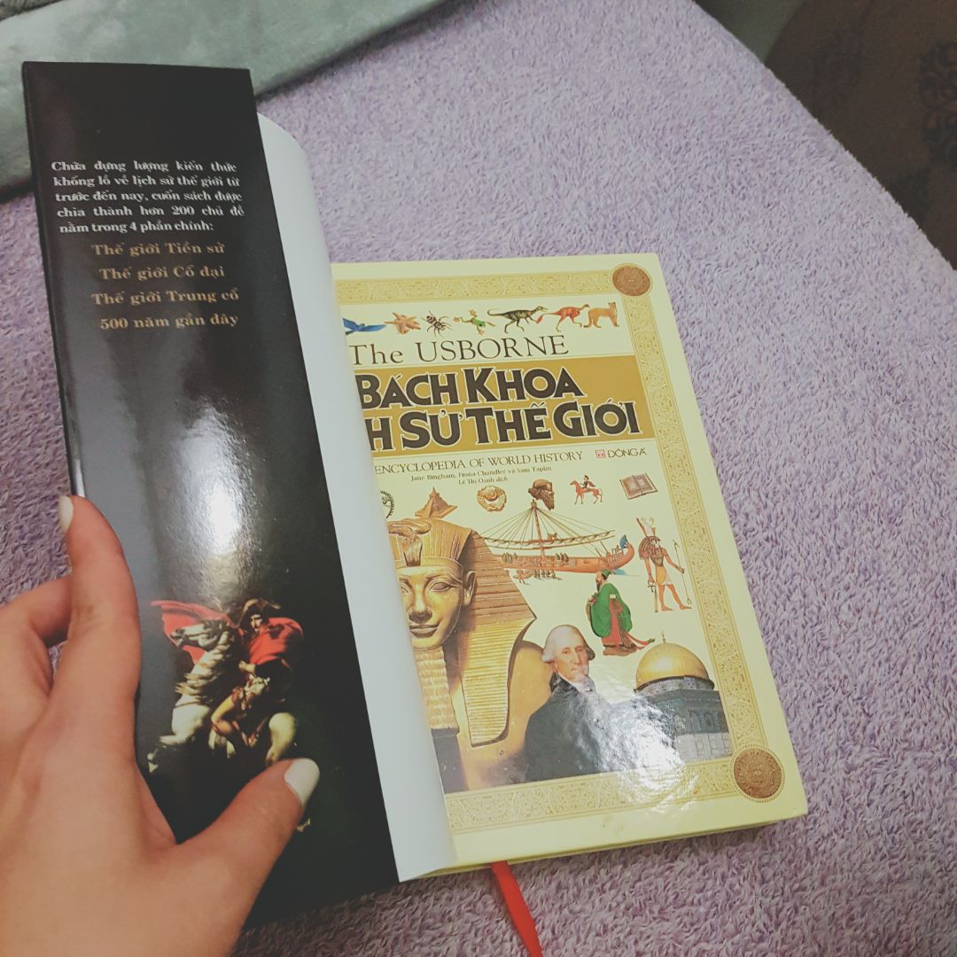 Thật tuyệt vời so vời giá tiền!!!! Sách được bọc rất cẩn thận. Mình đã mân mê và hít hà mùi giấy mãi ♡ Chất lượng in rất đẹp ♡ Nội dung phong phú. Hình ảnh thú vị ♡ Cảm ơn Tiki đã giúp e ấy đến tay mình nhanh chóng ạ ♡