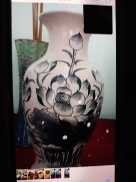 Hoa văn và kiểu dáng k giống . Thất vọng