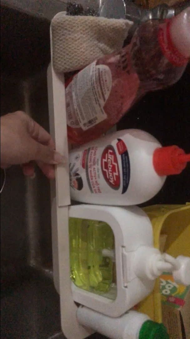 thiết kế thông minh , kéo ra kéo vô tùy vào kích thước chậu . Rất hài lòng về cái kệ này