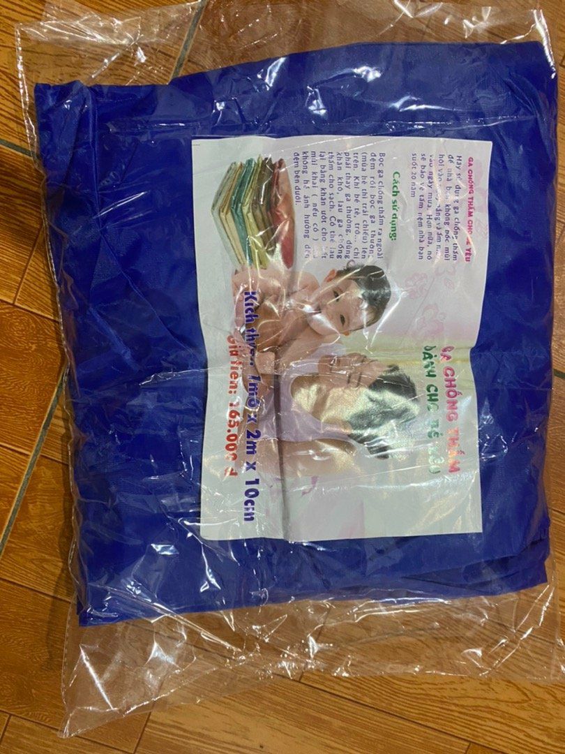 M tham khảo nhiều shop, thậm chí có shop rẻ hơn nhiều nhưng m vẫn quyết định chọn shop để mua 6 tấm với các màu khác nhau cho gia đình dùng vì có con nhỏ. Chất lượng của nó quả không làm mình thất vọng. Mở ra thì có mùi của nhựa mới, nên mn chịu khó lúc đầu. Hạn chế giặc máy. Cảm ơn shop rất nhiều.