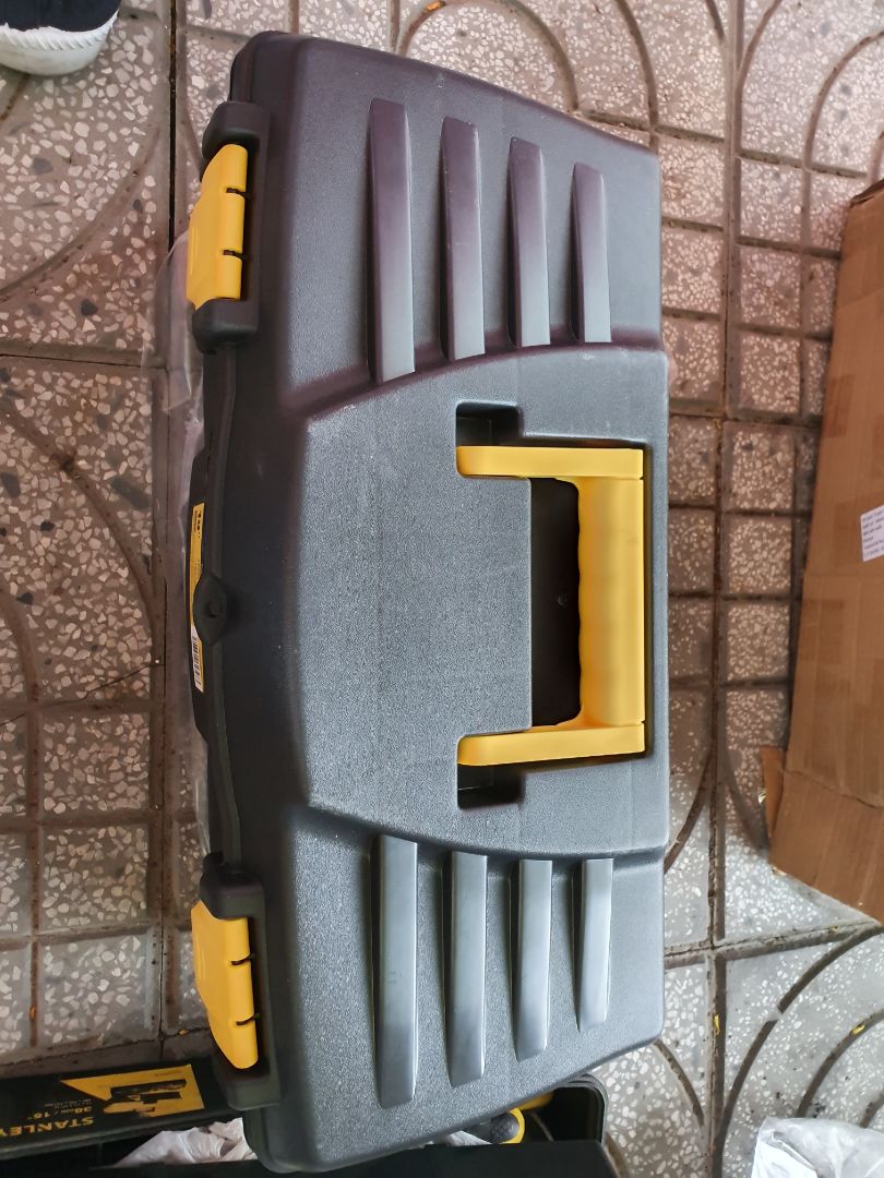 Chắc chắn và rộng hơn so với thùng khác cùng kích cỡ. Đóng gói sp rất kĩ, hài lòng! Giá cả thì rẻ, các chi tiết ko có nhựa thừa, có vẻ dẻo và chắc, khó nứt vỡ. Đáng mua!