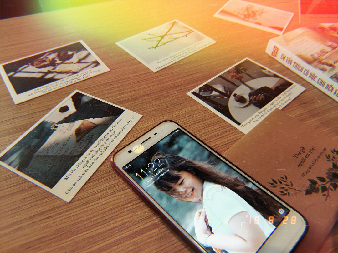 -TIKI: Giao hàng đúg giờ và nhanh ??. Shipper giao hàg trực thuộc tuyến Q12 siêu siêu dễ thươg ?, nói chuyện dễ thươg dễ nghe mà rất nhiệt tình. Bưu kiện hết 61k nhưg mình đưa 70k vì k có tiền lẻ thối lại cho mình 9k mà anh shipper bo luôn chỉ lấy 60k hâhhah ?. Mình thay đổi chổ nhận hàg nhưg vẫn nhiệt tình dù giao hàg giấc trưa nắg nóg dễ cọc, như shipper ở cty khác chắc mình bị mắg te tua tội "đàyngườita" ?
-SÁCH: Nội dung dễ thươg, hơi drama, hình vẽ cũg siêu dễ thươg luôn, quà tặg kèm chất lượg lắm nhe, mấy mẹ có crush ai thì tận dụg quà tặg kèm đi nha, à mà tận dụg vài câu sến súa trog sách post thính lên facebook cũg câu lắm, nhớ ghi nguồn để cảm ơn tác giá hâhhah ? Sách được gói kĩ, chau chuốt từg góc cạnh. Nói chug là CỰC THÍCH ? vậy nha. Tui đọc tiếp đây mấy ông. ???
#emvonthichcodocchodenkhicoanh 
#tiki