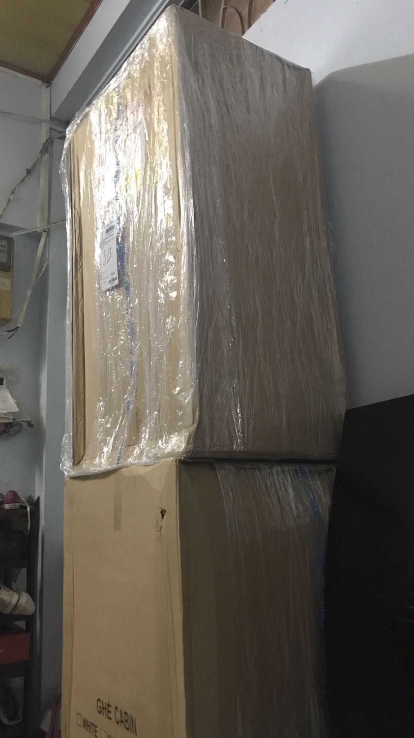 Vừa mua hàng hôm thứ 4 thì thứ 7 đã có hàng sớm hơn dự kiến 3 ngày, chưa mở ra nhưng vote cho bạn shipper của Tiki giao hàng rất dễ thương nhiệt tình, hàng cồng kềnh nhưng rất vui vẻ.