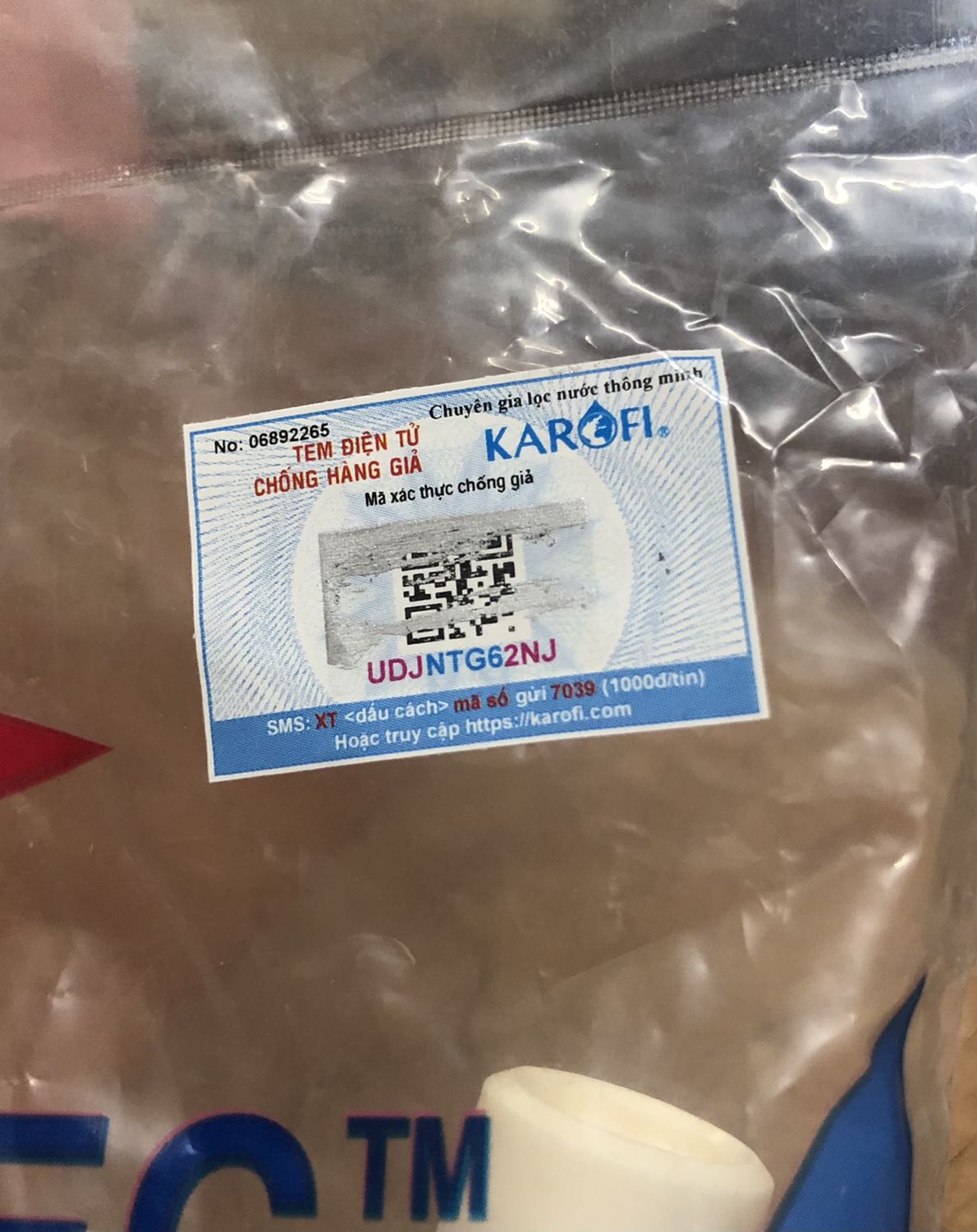 Đóng gói hơi sơ sài. Hàng chuẩn, check mã chính hãng.