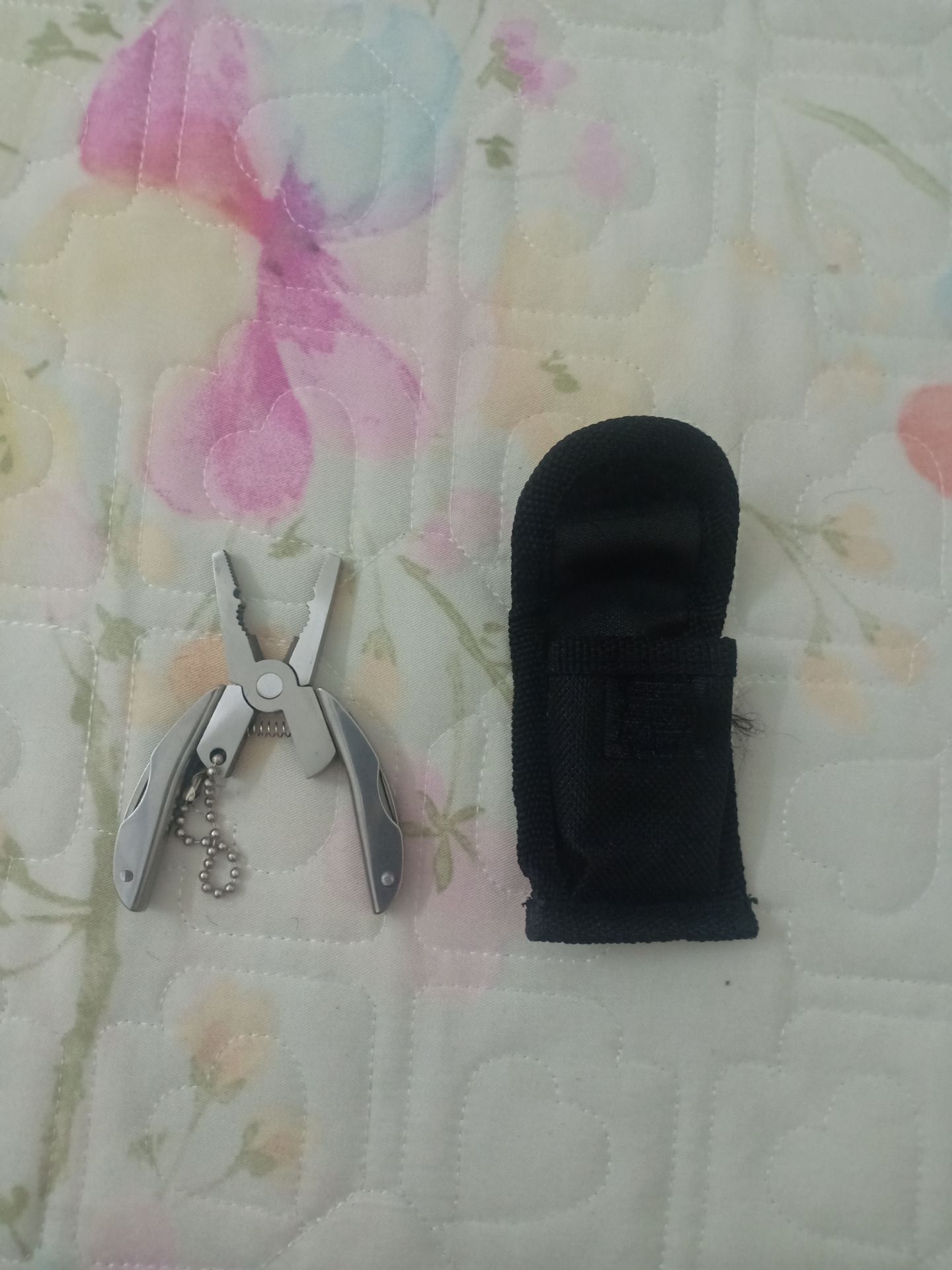 sản phẩm gioonhs mô tả tốt hơn mong đợi cho shop 5 sao. còn về chất lượng thì phải dùng mới biết dc.