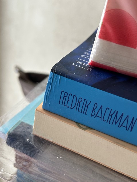 Đổi 2 lần thì lần 1 sách tràn keo, lỗi khổ, lần 2 vẫn lỗi có chán không.