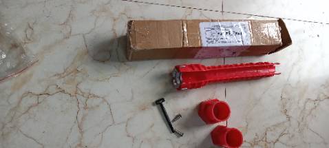 Mở hàng có tất cả đây mà quảng cáo xằng có đủ 8 món. Cạch với cửa hàng treo đầu dê bán thịt ***