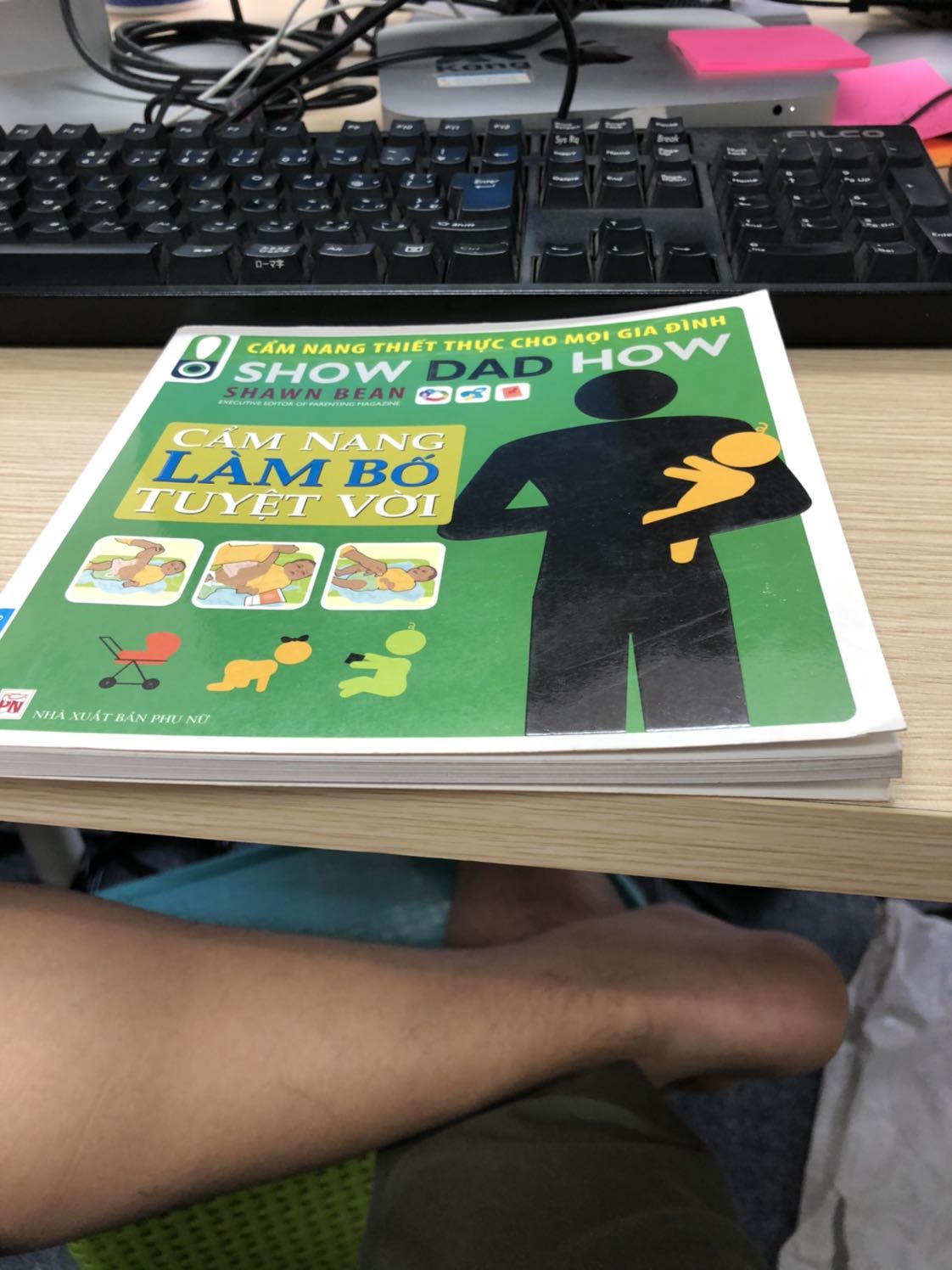 Chất lượng sách quá tệ, cong sờn mép sách. gáy sách có hiện tượng mốc vàng nhìn rất bẩn. Cảm nhận như đi mua sách từ hàng sách cũ thì đúng hơn