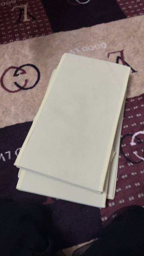 Hộp khá tiện lợi, sản phẩm ưng ý, chia ngăn dễ lấy đồ và quan sát, tuy nhiên hơi nhỏ và vẫn ít ngăn, mình muốn nhiều ngăn hơn, nhưng 7 ngăn giá này là cũng hợp lý rồi!! sản phẩm đúng mô tả, cao 20cm, dài 38cm, và rộng 25cm, loại có nắp và không nắp đều ok, đắt hơn mấy ngàn thì có nắp luôn!! được cái mình đã từng mua loại hàng này, dùng rất thích, ko có mùi, màu nhã nhặn, nên sản phẩm mới mình ủng hộ luôn hihi!!!

cảm ơn shop nhiều nha! cho 5 sao cổ vũ động viên luôn nha!