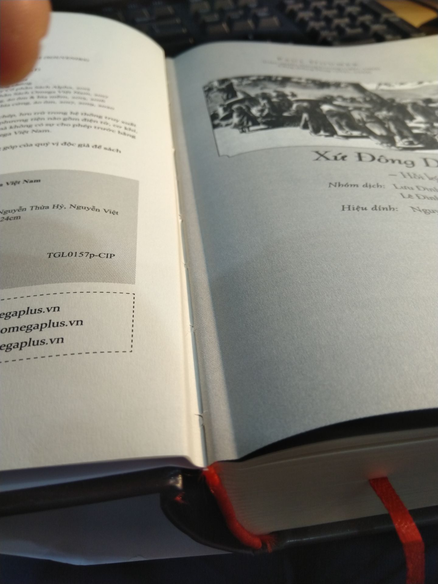 Tiki giao hàng nhanh. Rất tiếc sản phẩm được đóng bị lỗi xộc xệch ở phần đầu. Chắc là do nhà xuất bản!