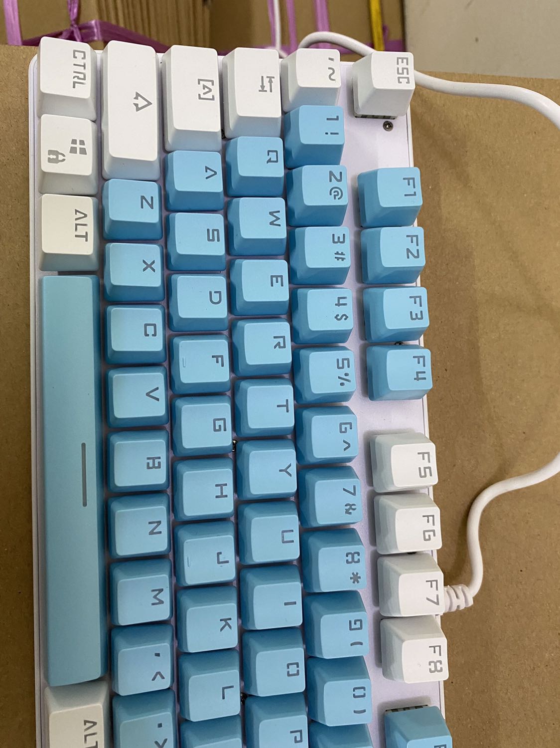 đã nhận được hàng và  thử bàn phím ngay và luôn. rất ok ko có gì phàn nàn về chất lượng so với số tiền bỏ ra. ngon, bổ, rẻ hơn ra mấy tiệm mua nha. cùng hàng này nếu ra tiệm chắc hơn 600k. 5* đã nhận được hàng và  thử bàn phím ngay và luôn. rất ok ko có gì phàn nàn về chất lượng so với số tiền bỏ ra. ngon, bổ, rẻ hơn ra mấy tiệm mua nha. cùng hàng này nếu ra tiệm chắc hơn 600k. 5*