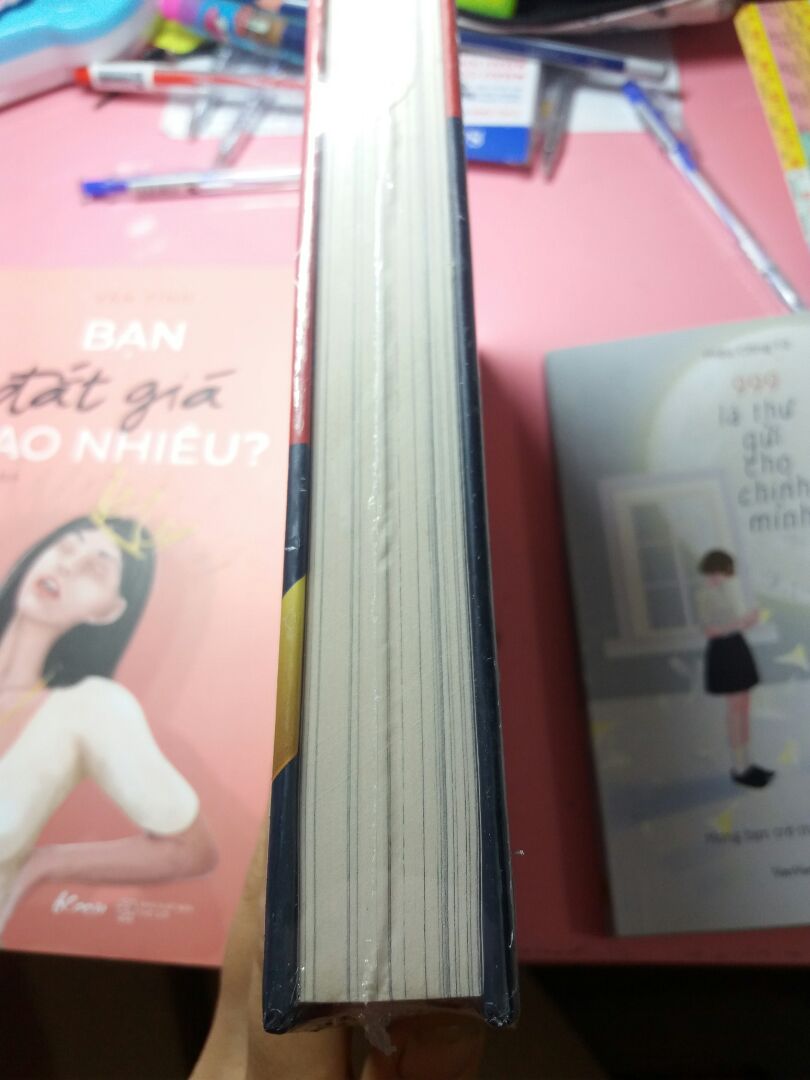 Từ trc đến giờ mình ch bh tin tưởng khi mua ở tiki hay ***. Đây là lần đầu tiên mình đặt hàng ở tiki và đúng là không làm mình thất vọng. sách rất chất lượng, mình mua hẳn 1 lúc 5 quyển, còn 1 quyển "tuổi trẻ đáng giá bao nhiêu" cho con bạn mượn rùi. Đắc nhân tâm có bọc giấy bóng bên ngoài đoàng hoàng, shop rất uy tín và cẩn thận! ??