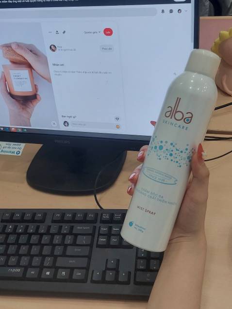 Xịt khoáng cấp ẩm tốt. Vòi xịt xịn chỉ cần bấm nhẹ là có thể xịt dc, tia nước rộng nên dùng ko hao sp.