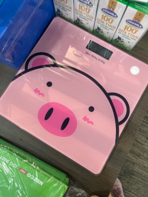 mua về cho team cân chứ ún trà sữa nhìu quâ riết ai cũng béo :))
tiki giao hàng nhanh, nhìn cân rất cưng, k bít cần đúng hay sai thôi, kk, mà nhìn số thì có vẻ tương đối chính xác