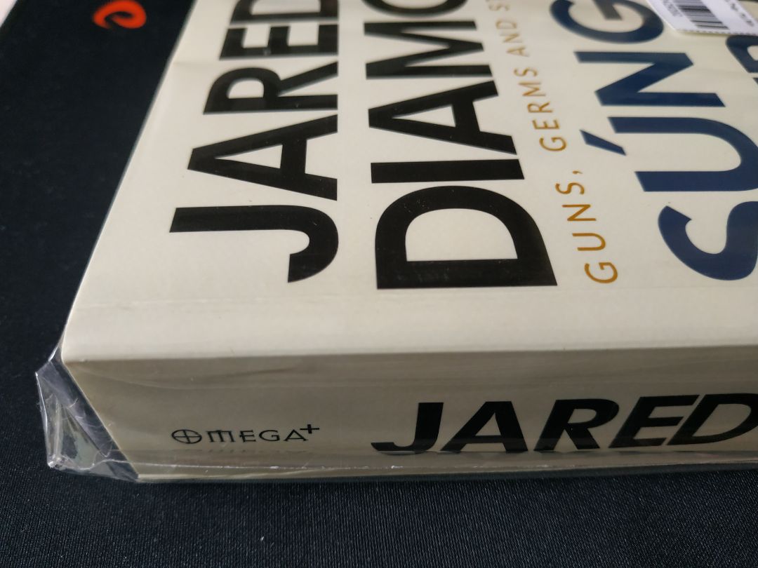 Giao hàng đúng thời gian cam kết.
Sách được bọc nilon.
Hình thức sách ổn, không bị bẩn, móp méo, quăn rách.
Nếu tiki lót thêm túi bong bóng khí, hoặc mút chống shock sẽ đảm bảo cho sách hơn.
Lướt nhanh thấy sách có một lỗi bị mất chữ caption ảnh minh họa. Đánh giá cho những người mua sau, không liên quan đến chất lượng cung cấp của Tiki.