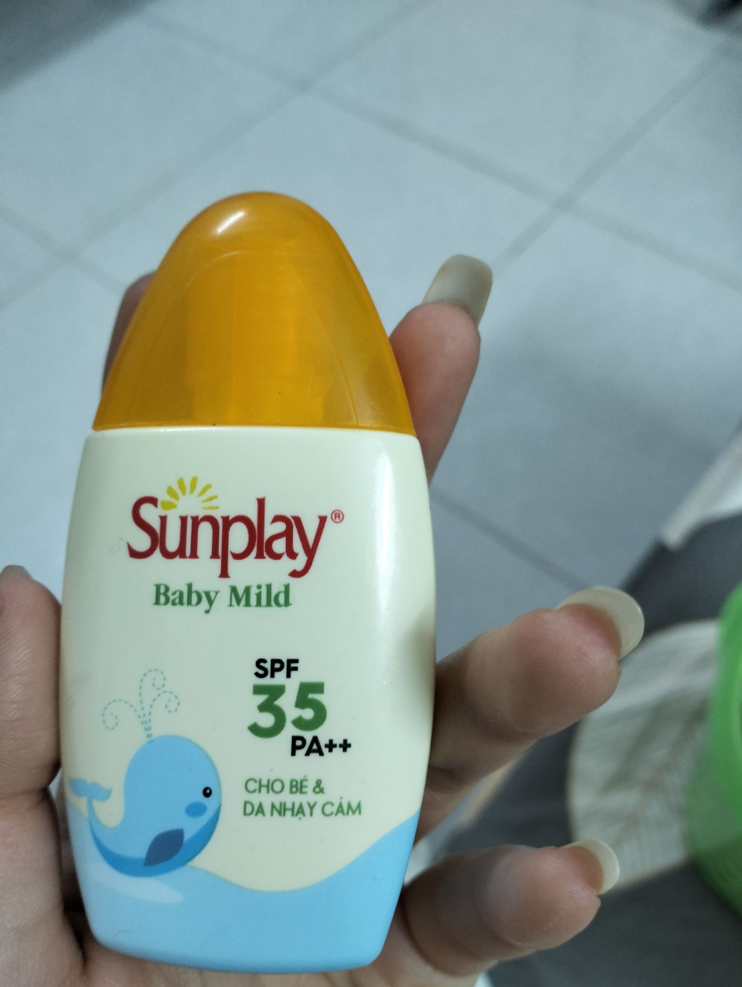 Chỉ số chống nắng tạm ổn thôi nhưng lên da khá thích, mỏng nhẹ k bí, k nặng mặt k bít tắc lcl, dễ tẩy trang nên cũng hạn chế lên mụn ẩn, lựa chọn tuỵt dời cho những ngày ấm áp mát mẻ ánh dương dịu dàng khuất lấp 🥰