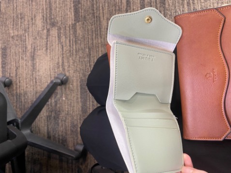 Ví xinh. Giá tốt. Da mềm. Kiểu dáng nhỏ gọn. Tiki giao nhanh