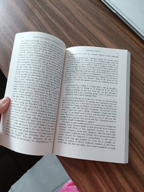 Mình đã coi qua bản kịch năm 2011 và cực kì thích, thế nên mới muốn tậu em này về