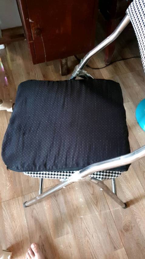 Ok đã nhận được hàng. Khác mềm mại ngồi êm. Ko biết có ngồi lâu có xẹp đi ko. Độ bền thì phải có thời gian mới biết được thanks you shop.! hàng ok - giá cả hợp lý - ngồi thoải mái và đỡ bị ê mông nhiều lắm . nên mua