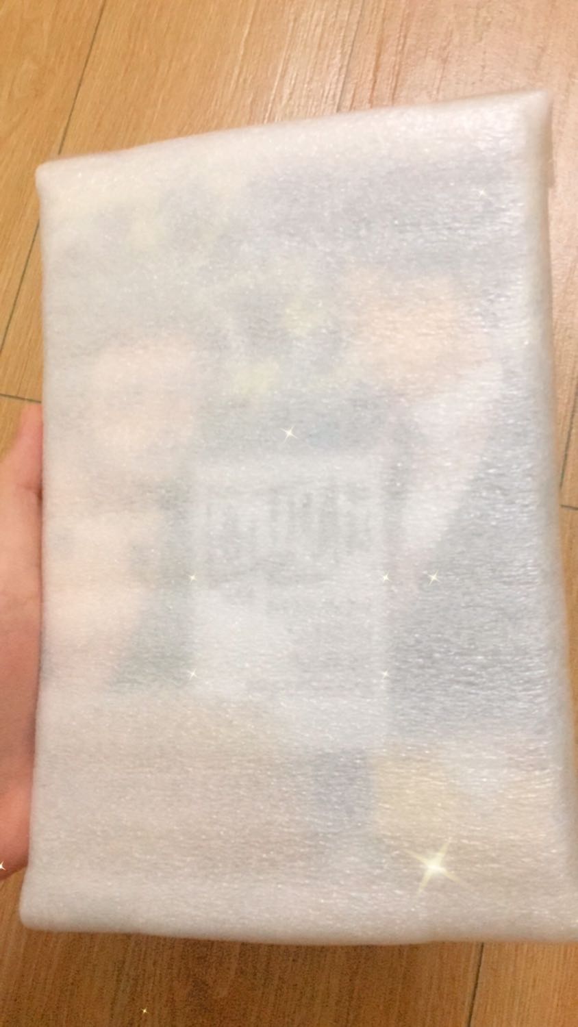 giao hàng nhanh rẻ có mình có inbox hỏi shop có bookmark kh shop nói có mình đặt liền giao hàng chắn chắc truyện hay nói chung là 10 sao mình chấm 10/10 luôn nhá.
À gói hàng rất chắc chắn nha nhận hàng mình vui cực luôn ấy 🙆‍♀️❤️