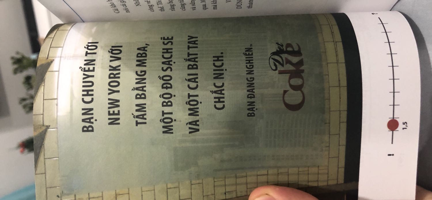 Sách là những mẫu chuyện nhỏ. Không hẳn là hay lắm, chỉ có vài mẫu chuyện đối với mình là hay.
Biên dịch dùng từ "nghiền" trong khi đáng lẽ phải là "ghiền" (thích một cái gì đó quá mức) hoặc là "nghiện". "Nghiền" =nghiền nát.
Nhà xuất bản cần xem lại bản dịch nhé.