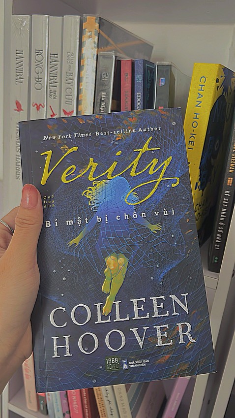 Sách hay *** chưỡng. Mặc dù dày 500tr nhma mình đã đọc một lèo hết trong vòng 1 đêm. Thật sự là nd toxic kinh khủng, plot twist đập dô mặt ầm ầm luôn :))) xứng đáng 10/10