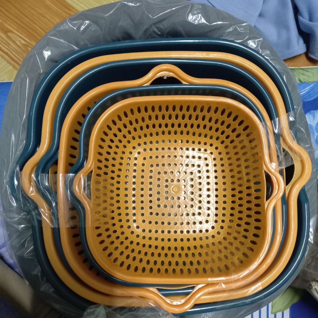 shop giao nhầm hàng rồi, mình đặt là bộ 3 rổ có nắp nhưng lại giao thành thế này, đề nghị đổi lại